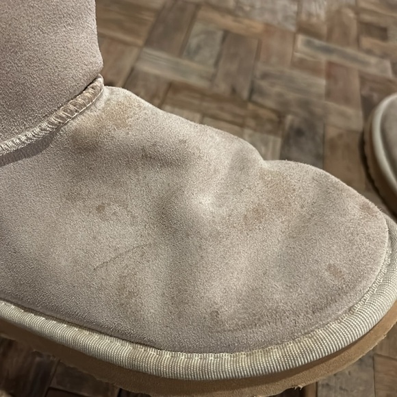 UGG Suede Short Classic Boots - Picture 10 of 11